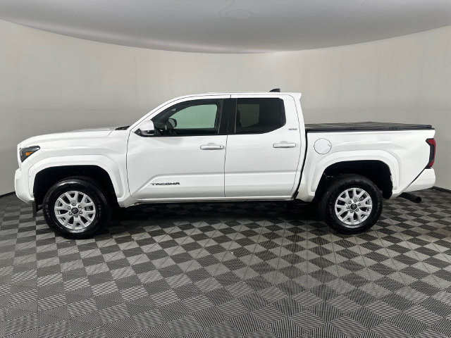 Used 2025 Toyota Tacoma SR5 AWD/4WD image 26