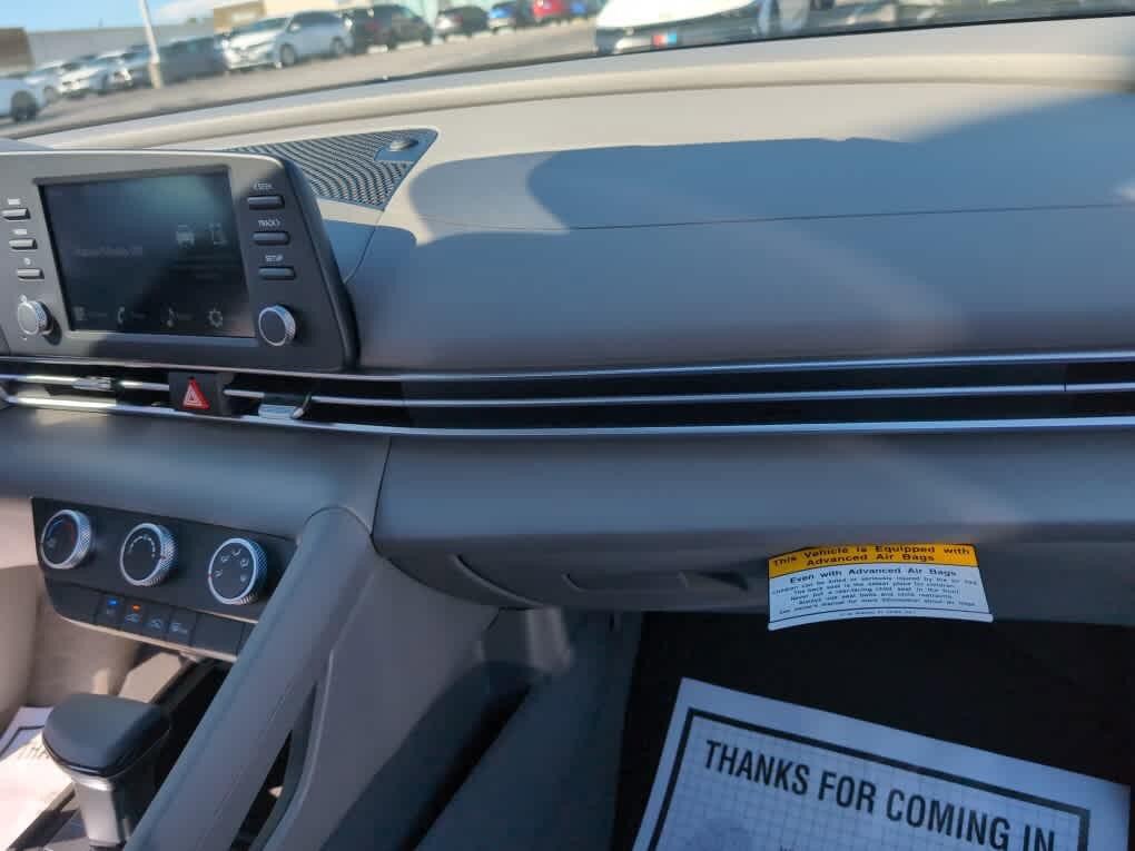 New 2026 Hyundai Elantra SE FWD image 22