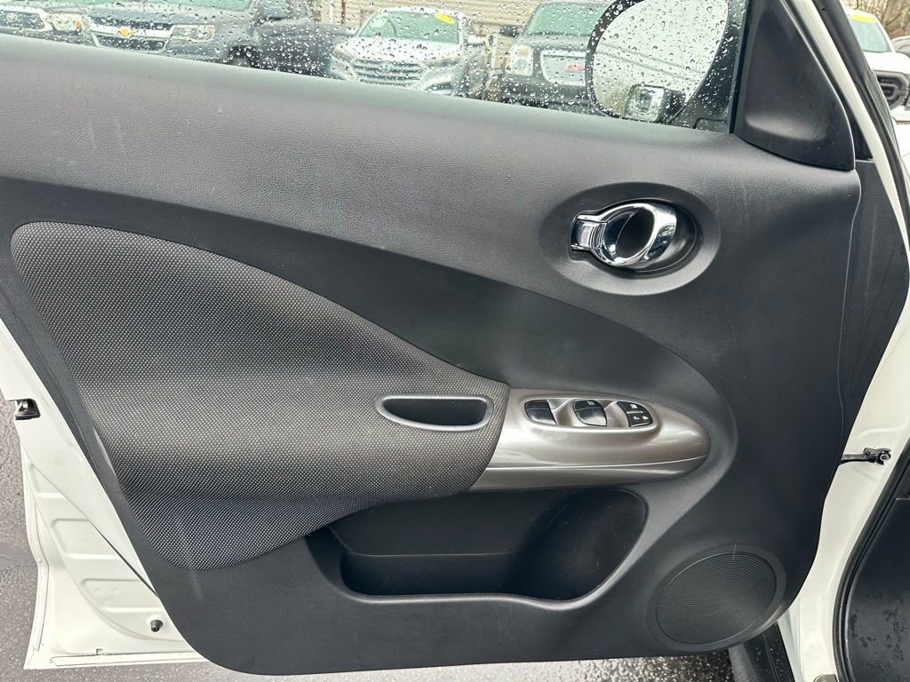 Used 2014 Nissan Juke S image 12