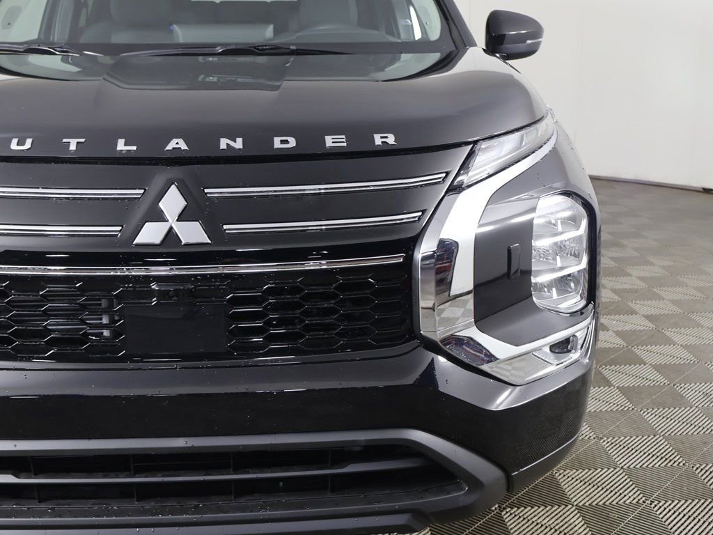 New 2026 Mitsubishi Outlander ES image 14