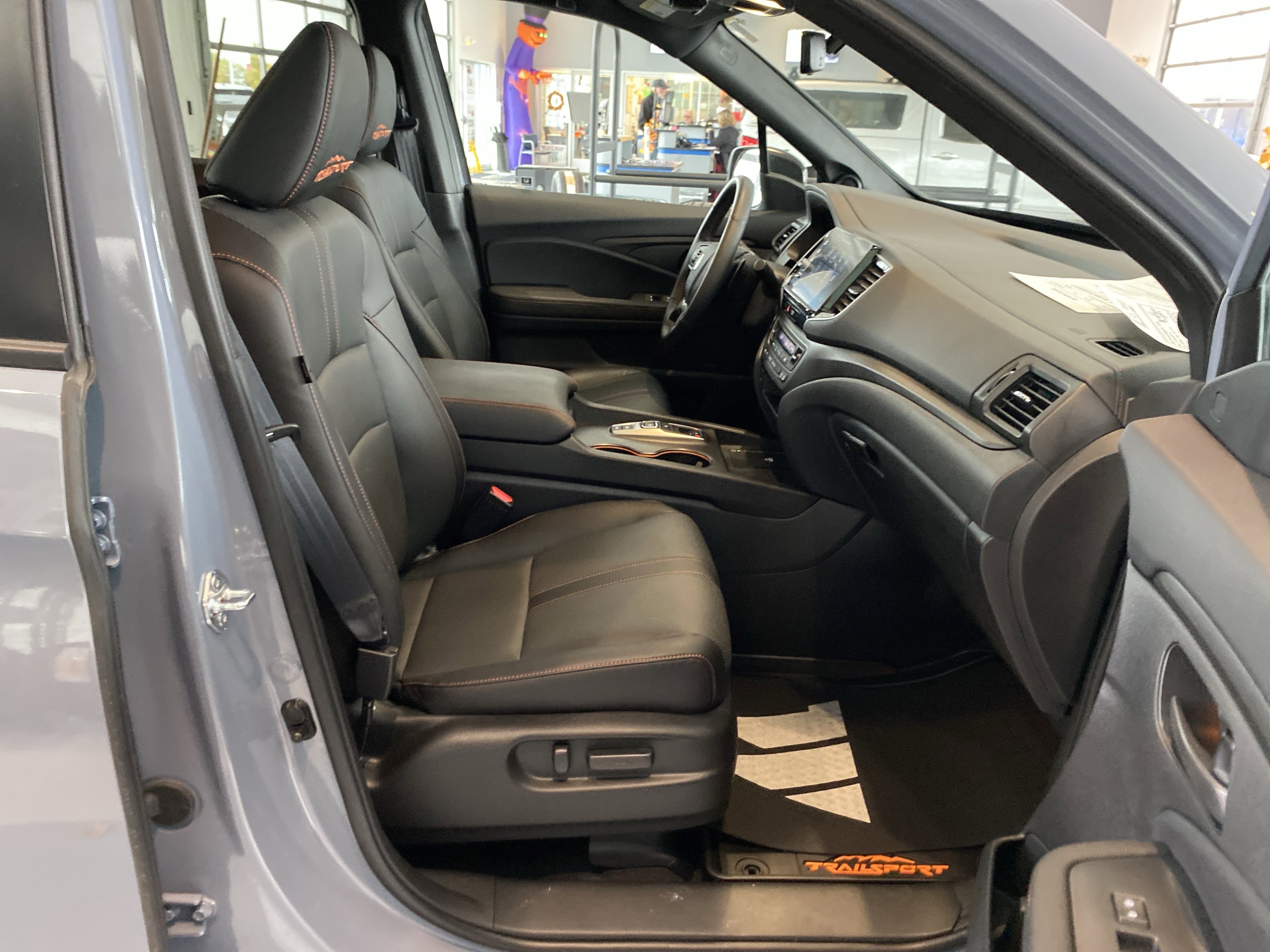 Used 2025 Honda Ridgeline TrailSport image 27