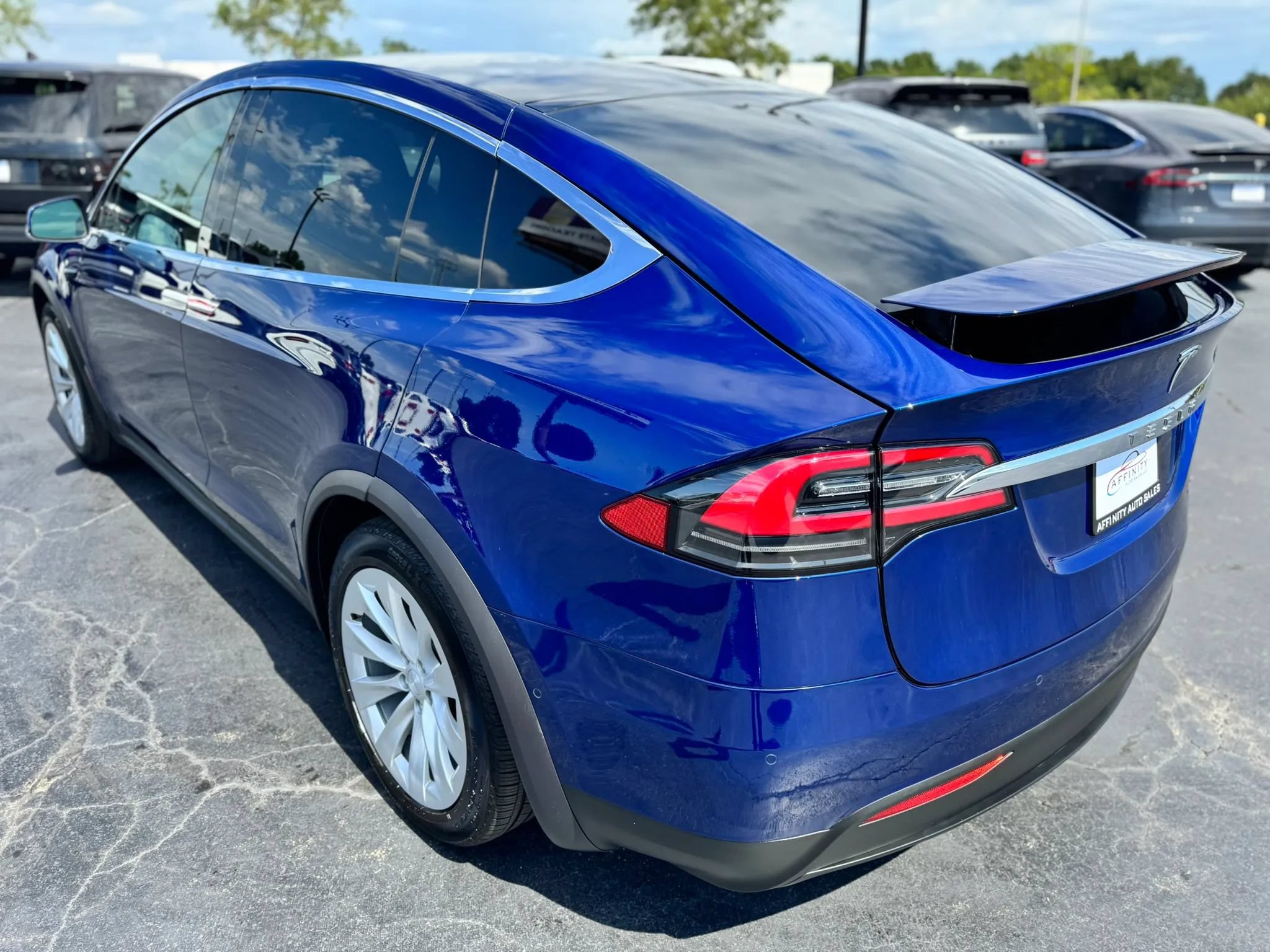 Used 2020 Tesla Model X Long Range AWD/4WD image 3