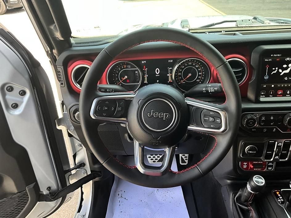 Used 2023 Jeep Gladiator Rubicon w/ Cold Weather Group AWD/4WD image 32