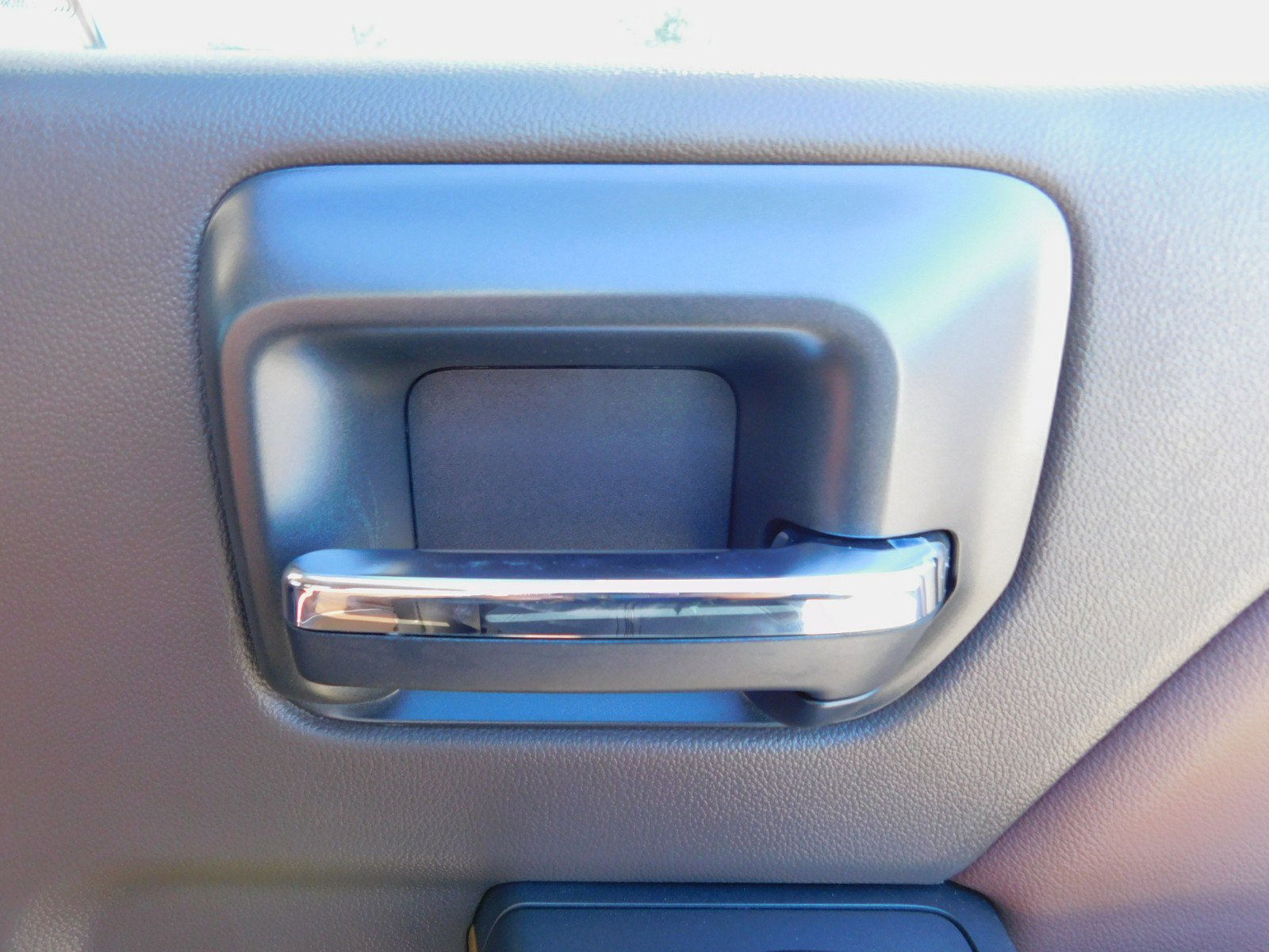 Used 2018 Chevrolet Silverado 1500 High Country image 41