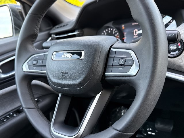 Used 2024 Jeep Compass Latitude AWD/4WD image 13