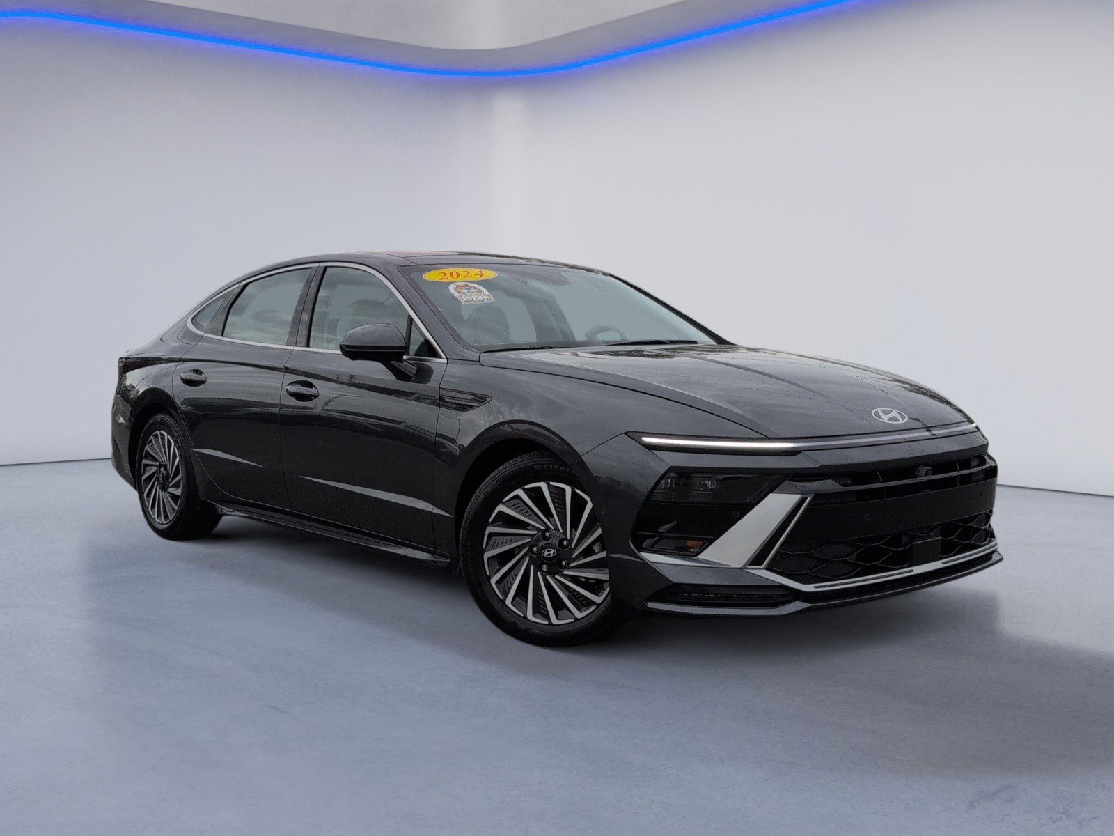 Used 2024 Hyundai Sonata Limited FWD image 1