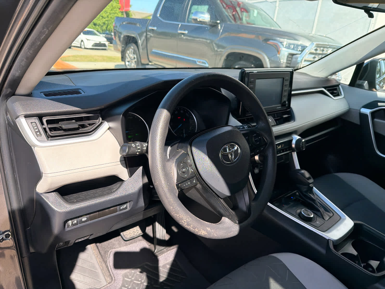 Used 2020 Toyota RAV4 XLE w/ Convenience Package image 20