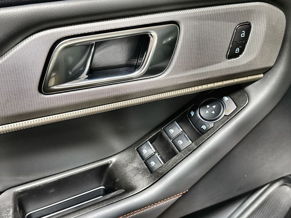 Used 2026 Ford Explorer Active RWD image 14