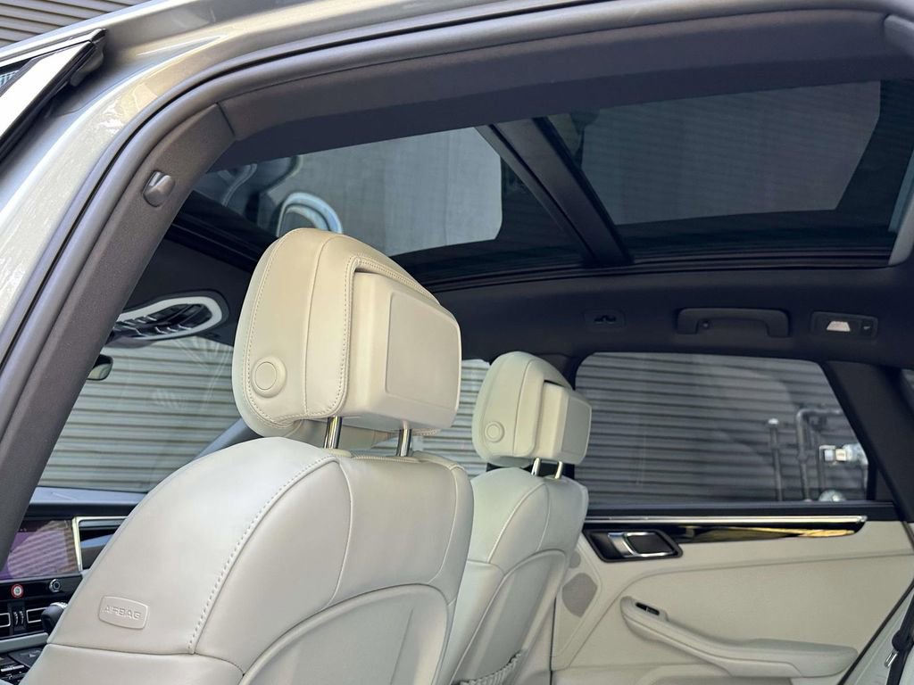 Certified 2025 Porsche Macan S AWD/4WD image 15