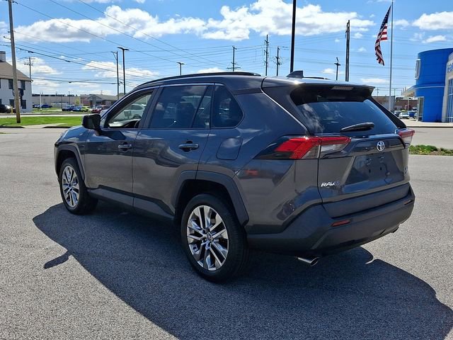 Used 2020 Toyota RAV4 XLE Premium image 8