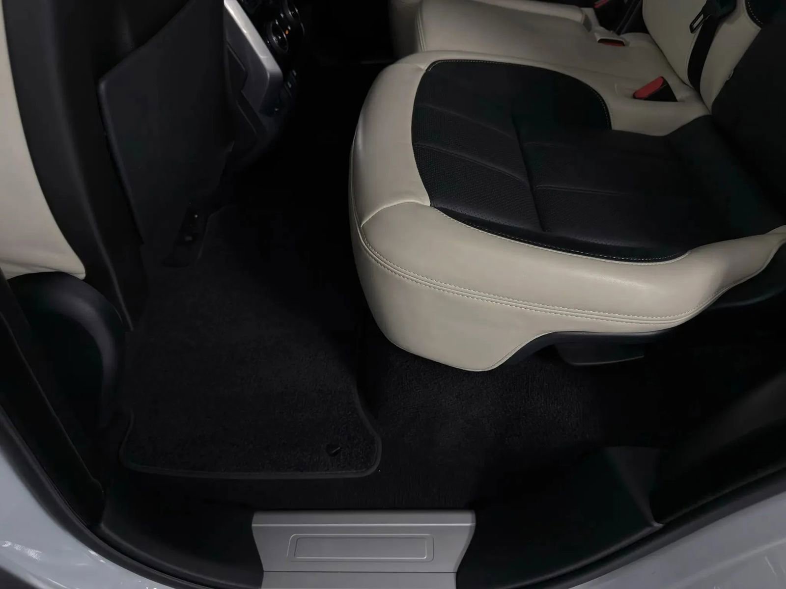 Used 2019 Land Rover Range Rover HSE AWD/4WD image 14
