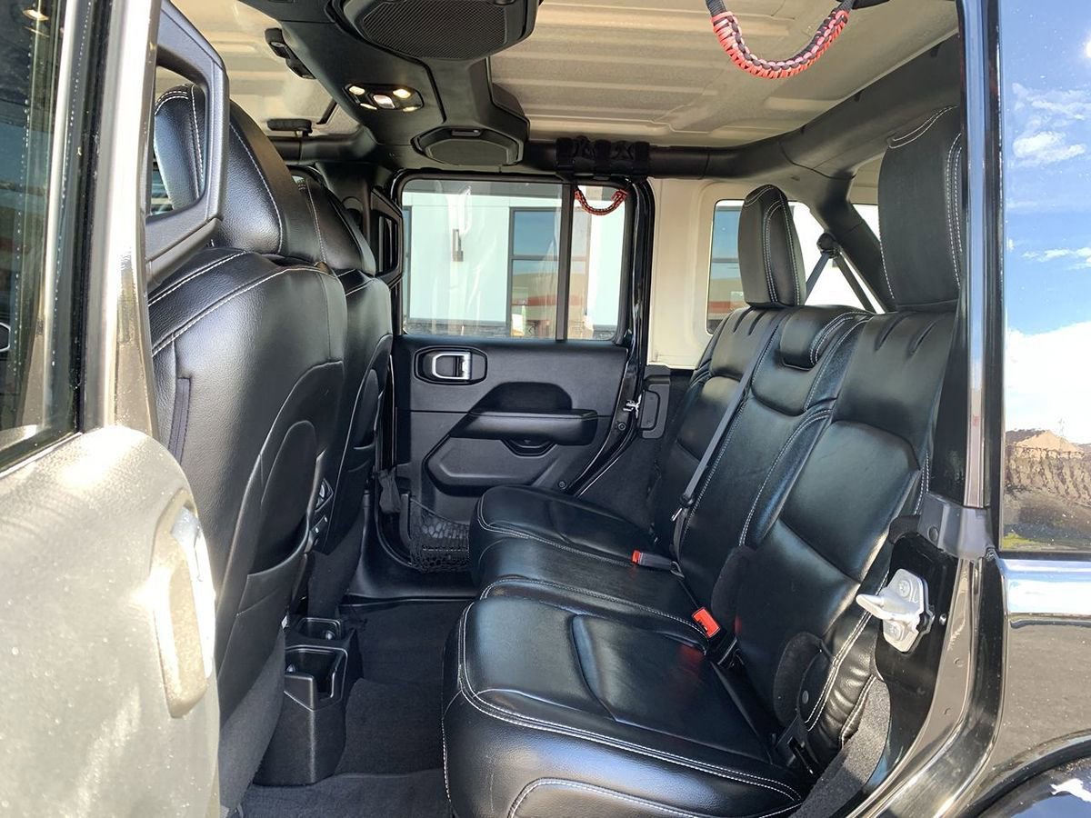 Used 2019 Jeep Wrangler Unlimited Sahara w/ Uconnect 4C Nav & Sound Group AWD/4WD image 30