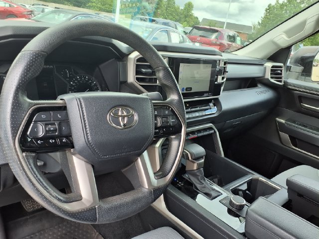 Used 2022 Toyota Tundra SR5 w/ SR5 Convenience Package RWD image 4
