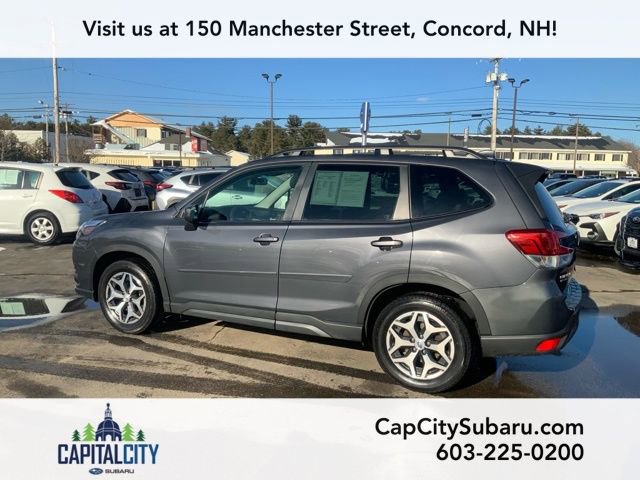 Used 2023 Subaru Forester Premium image 4