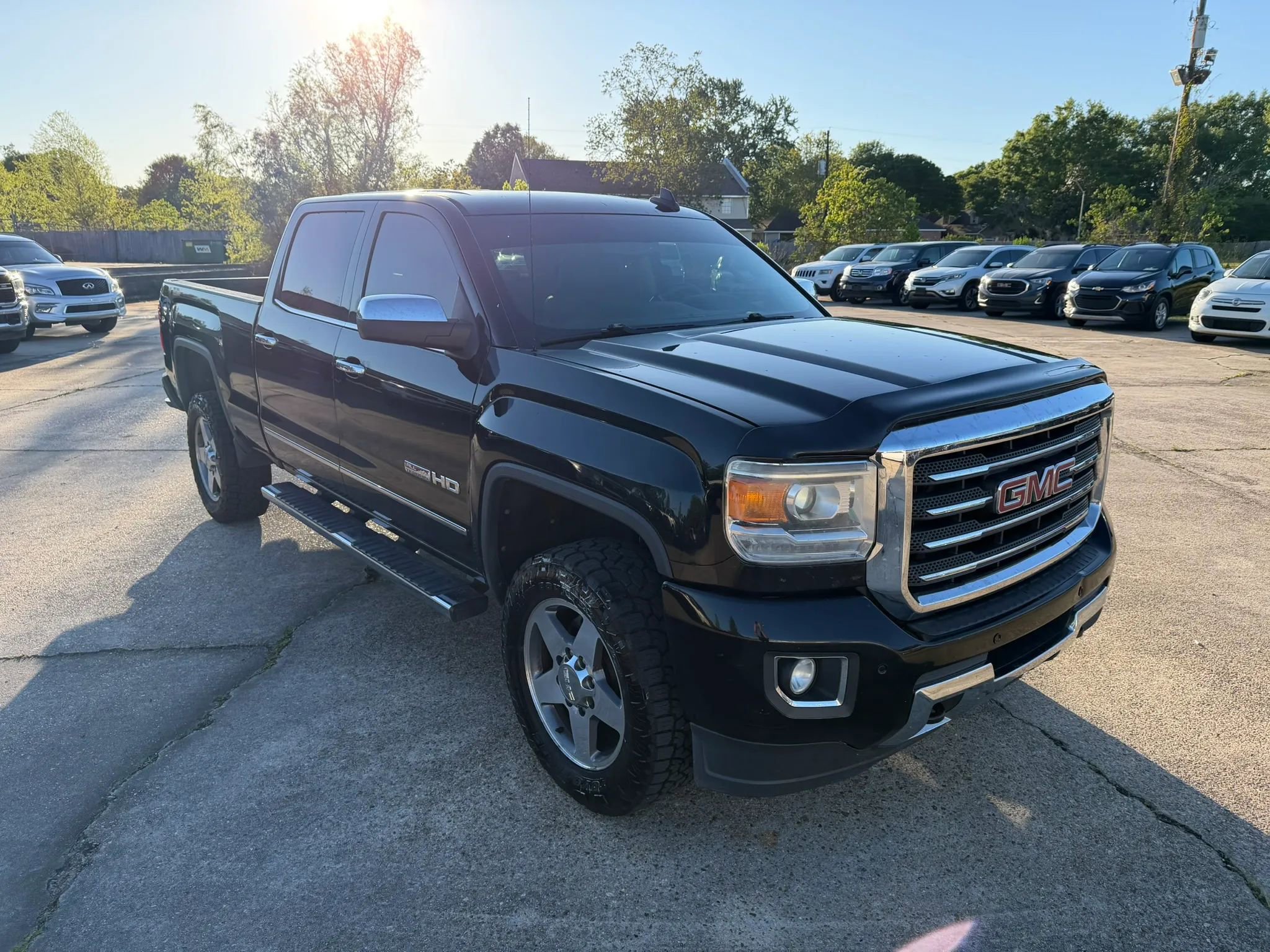 Used 2017 GMC Sierra 2500 SLT w/ All Terrain HD Package image 5