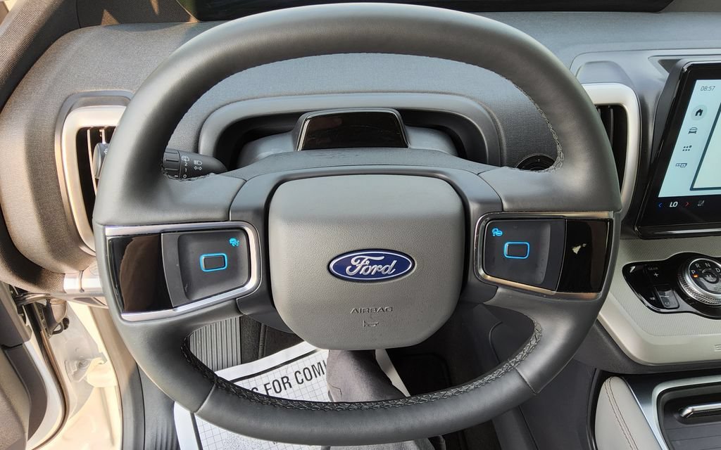 Used 2025 Ford Expedition Active AWD/4WD image 19