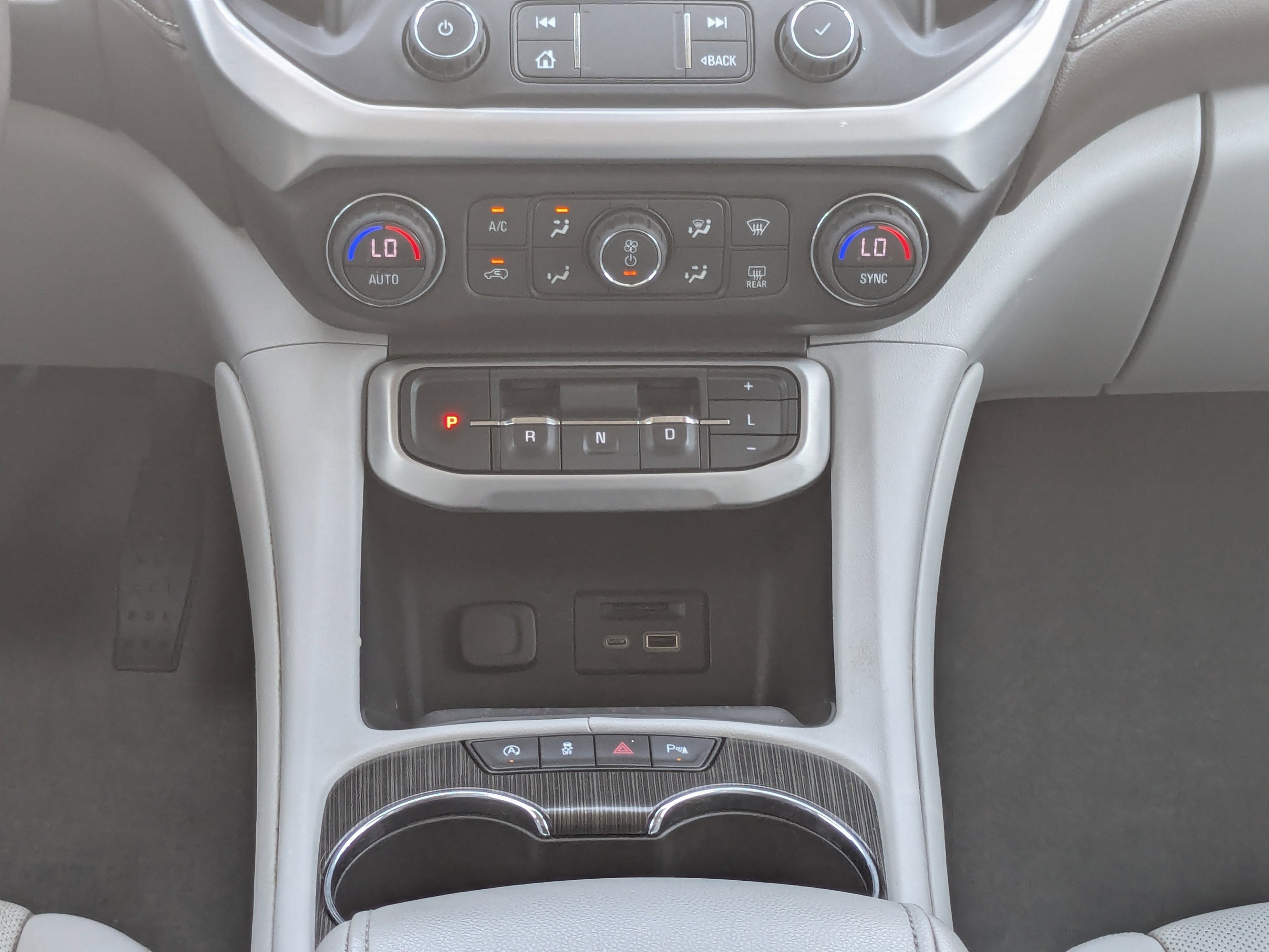 Used 2021 GMC Acadia SLT w/ Premium Package image 25