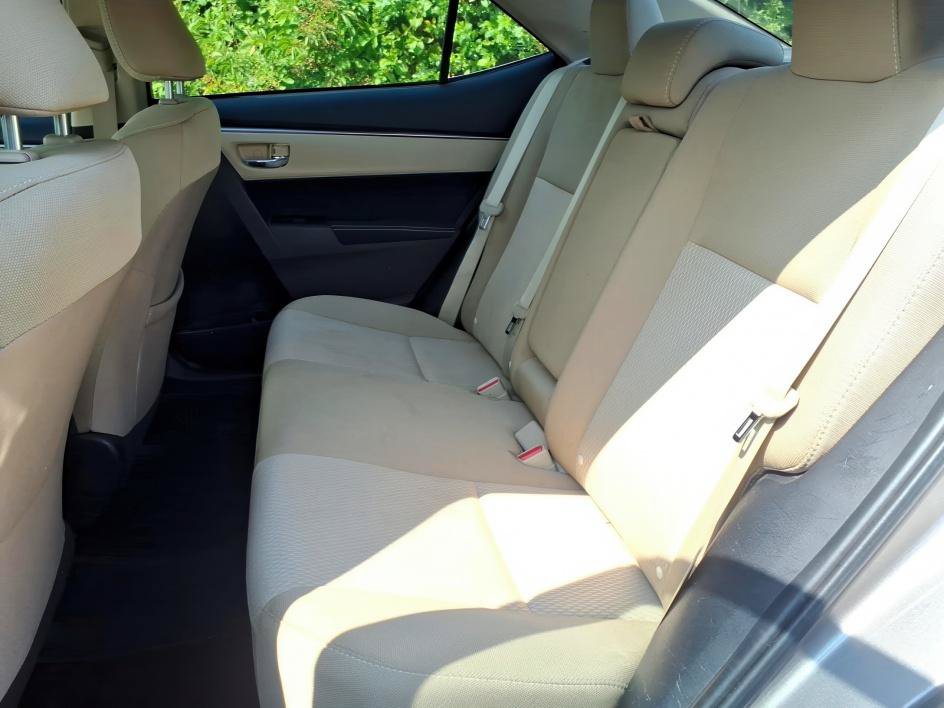 Used 2016 Toyota Corolla LE FWD image 11