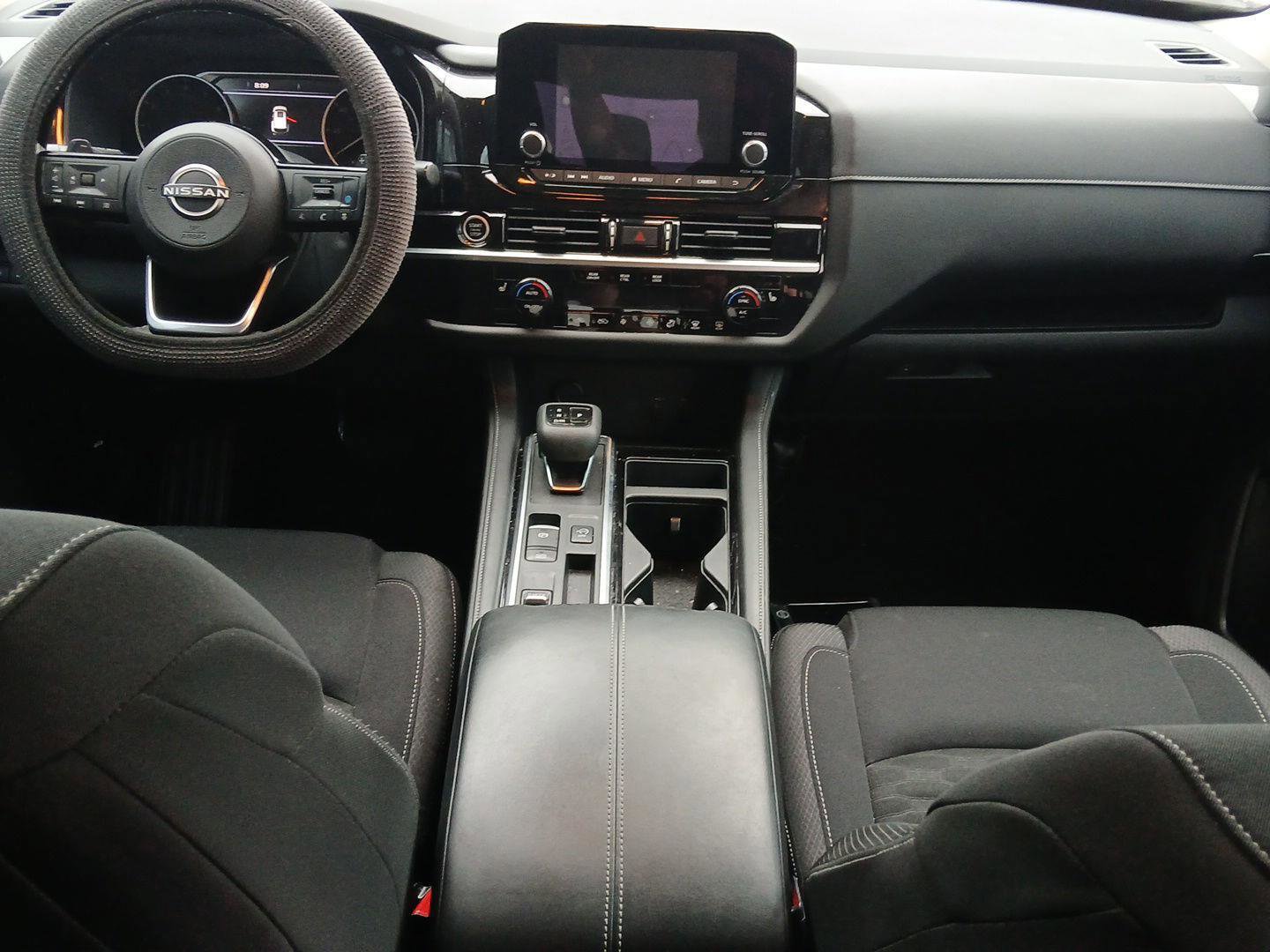 Used 2022 Nissan Pathfinder SV w/ SV Premium Package image 11