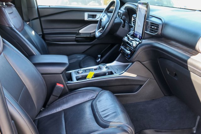 Used 2022 Ford Explorer Platinum w/ Technology Package image 21