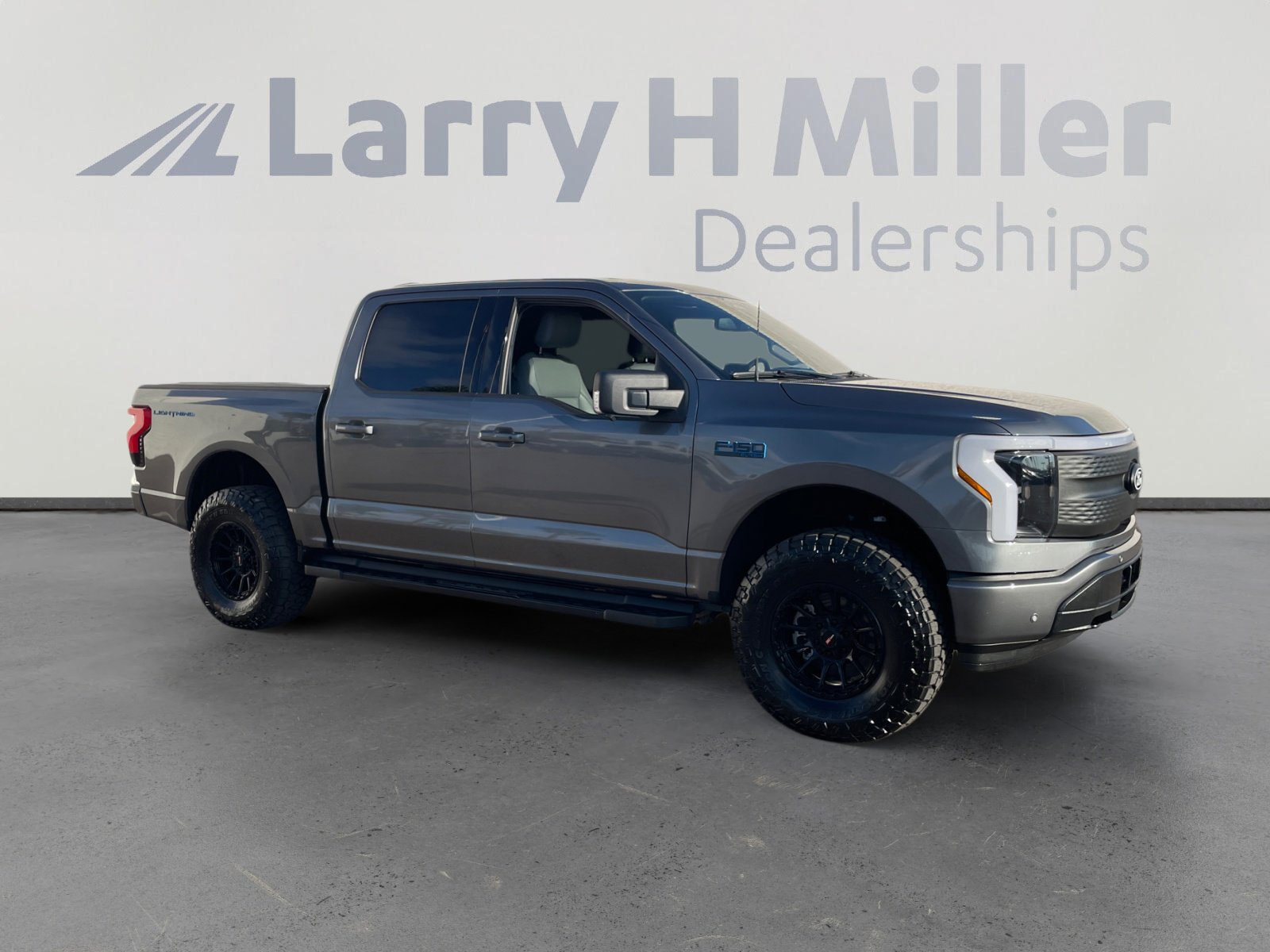 Used 2025 Ford F150 Lightning Flash image 7