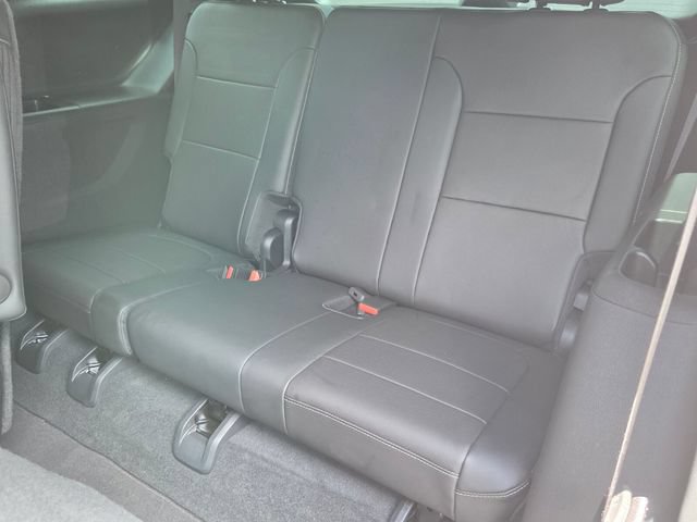 Used 2023 Chevrolet Traverse Premier FWD image 14