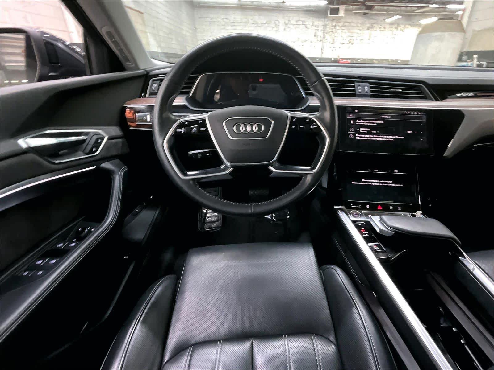 Used 2019 Audi e-tron Prestige w/ Prestige Package AWD/4WD image 9
