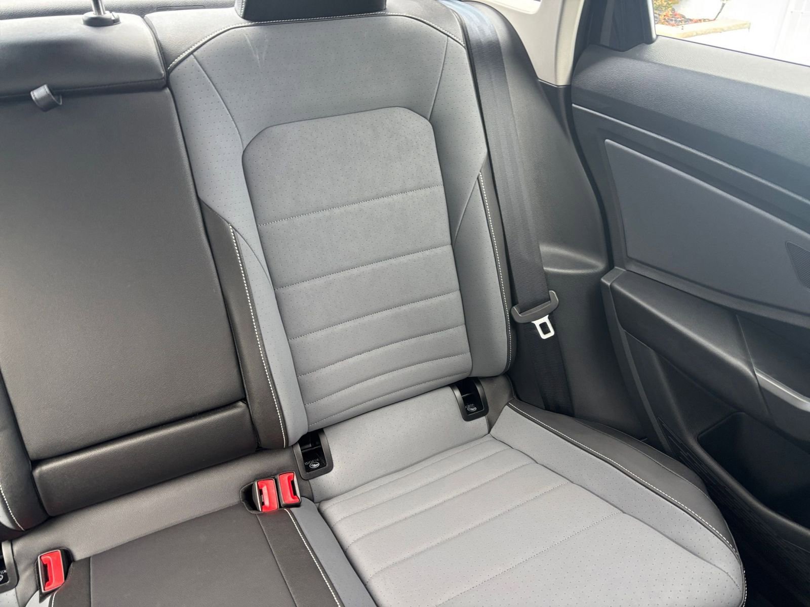 Used 2025 Volkswagen Jetta SE image 33