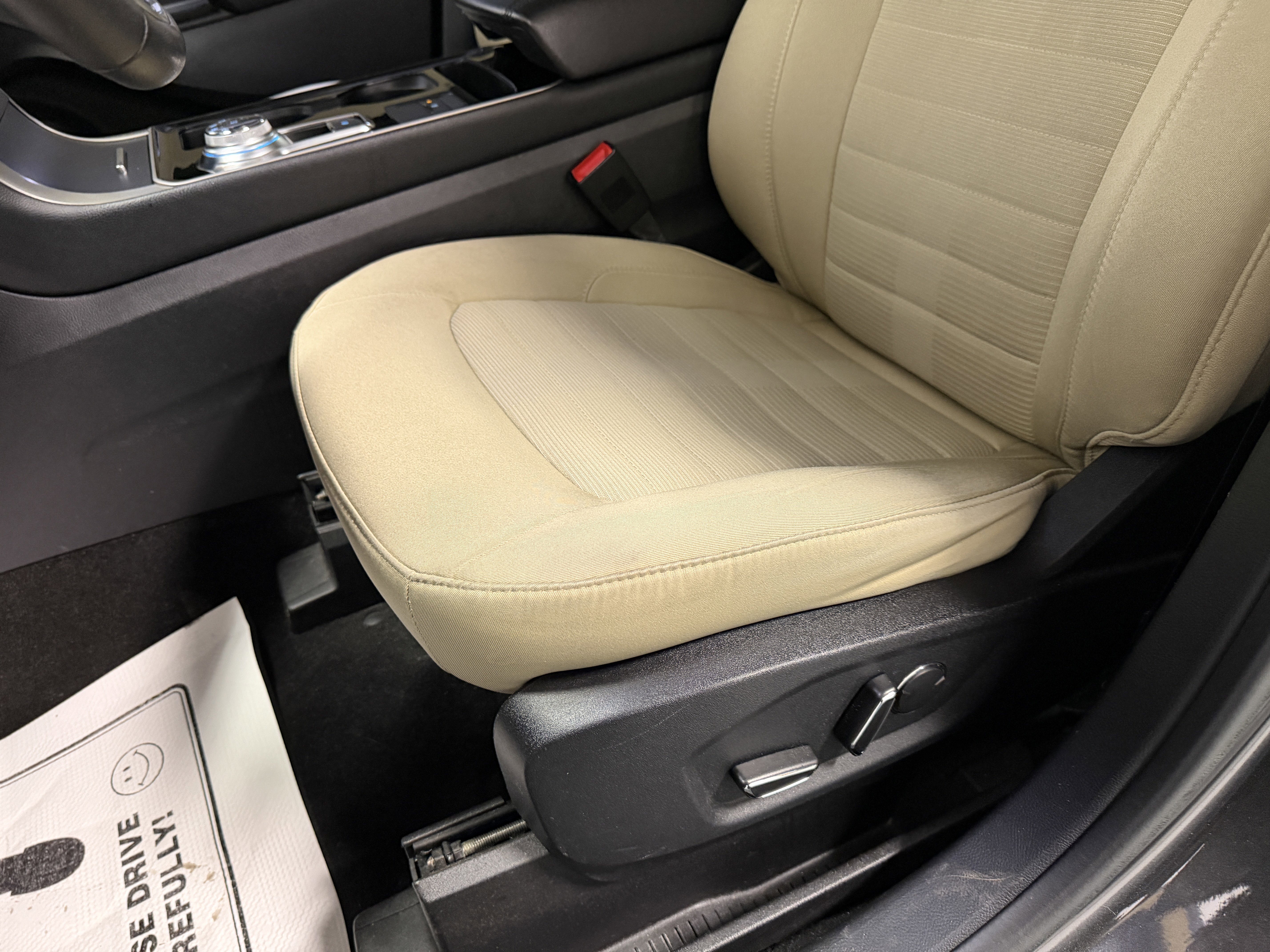 Used 2019 Ford Edge SEL image 19