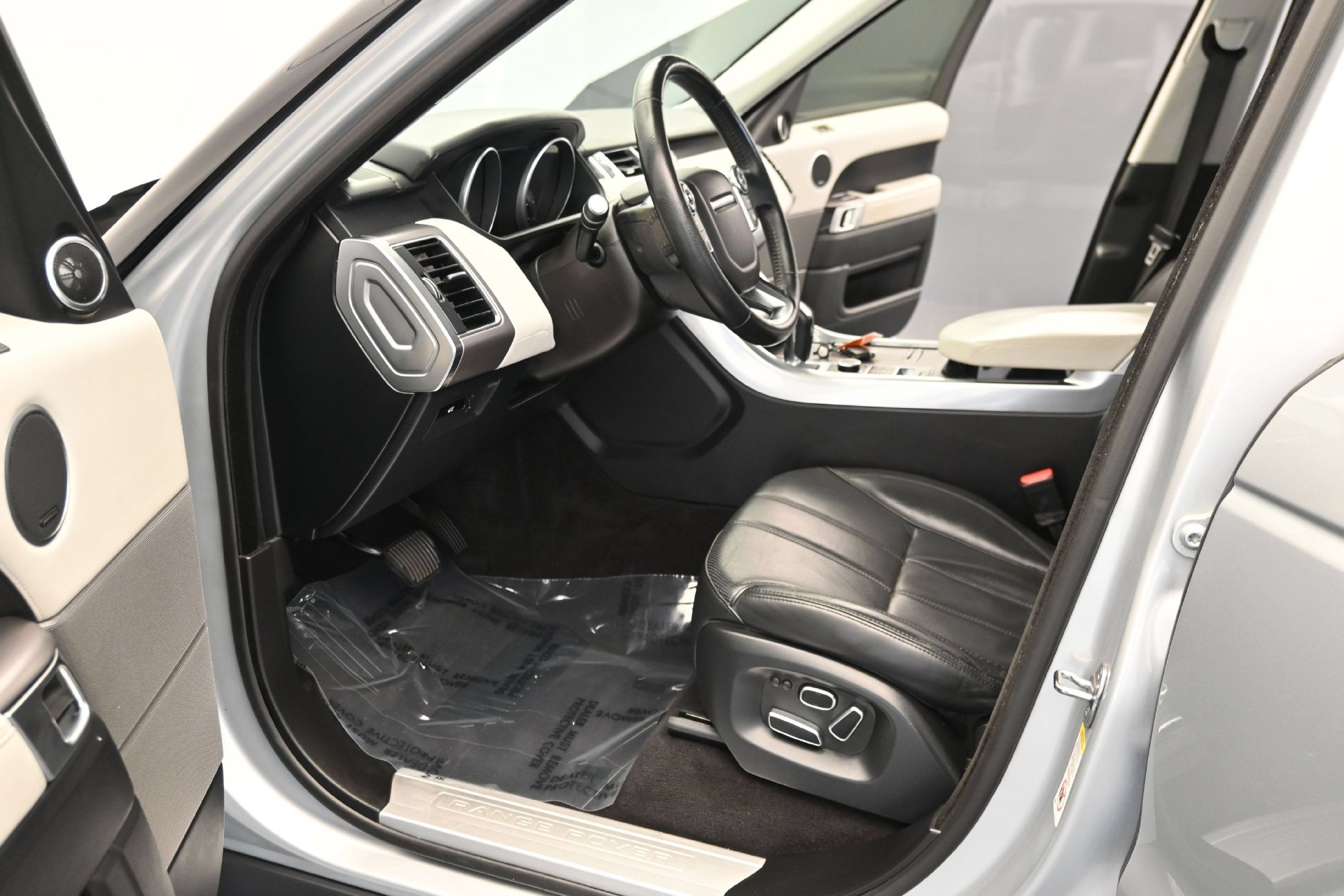 Used 2014 Land Rover Range Rover Sport HSE AWD/4WD image 13