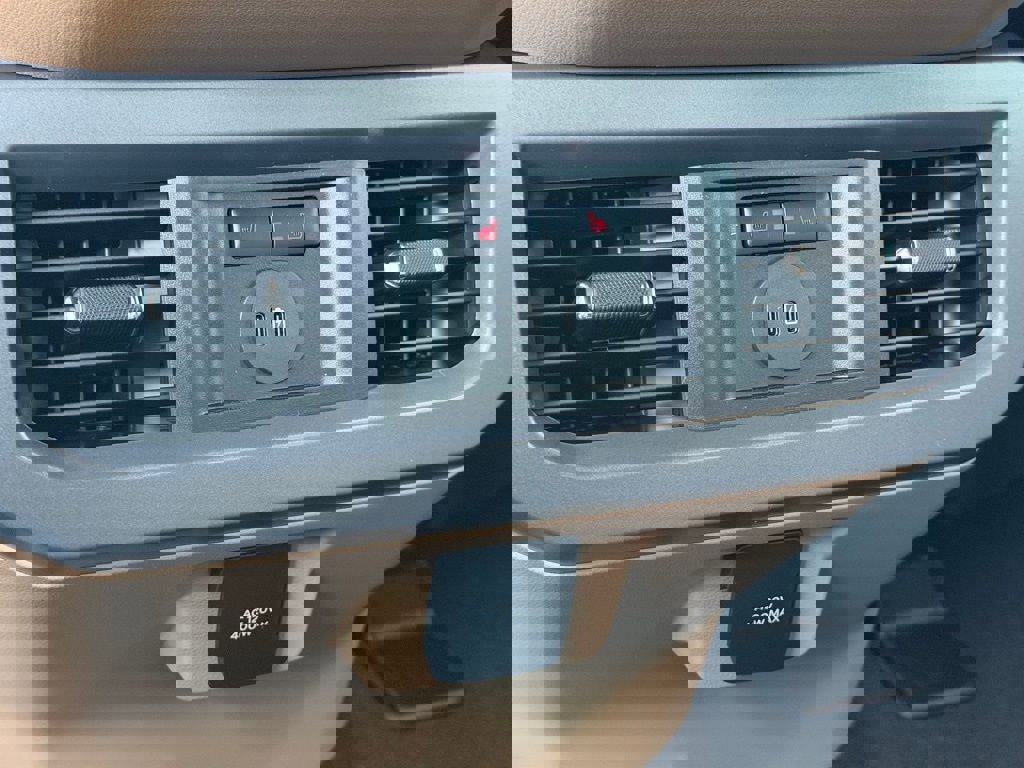 New 2026 Ford F250 Lariat w/ Lariat Ultimate Package image 24