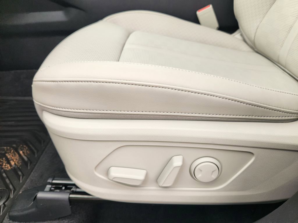 New 2026 Kia Sorento X-Line EX image 18