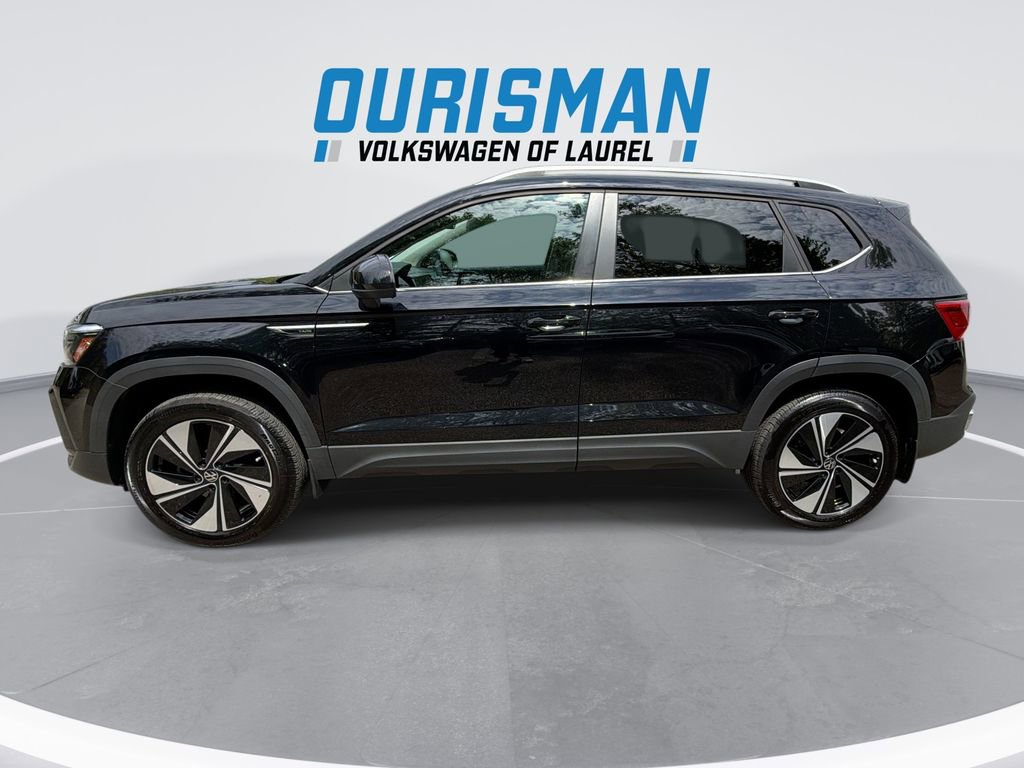 Used 2024 Volkswagen Taos SE AWD/4WD image 5