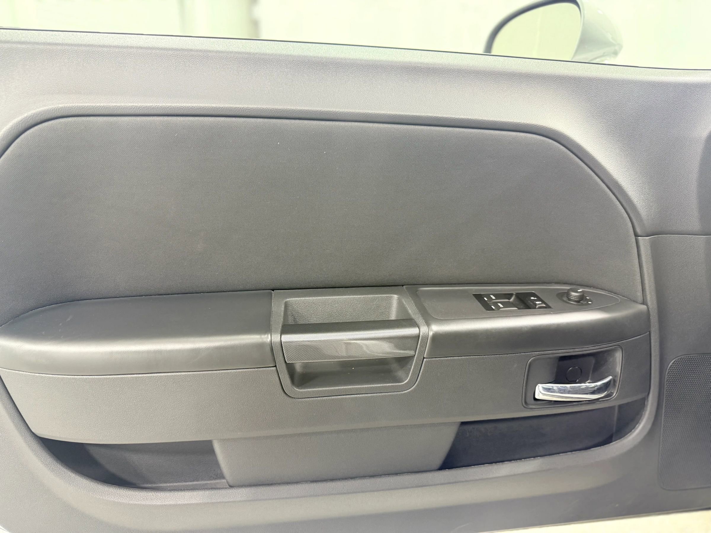 Used 2010 Dodge Challenger R/T image 11