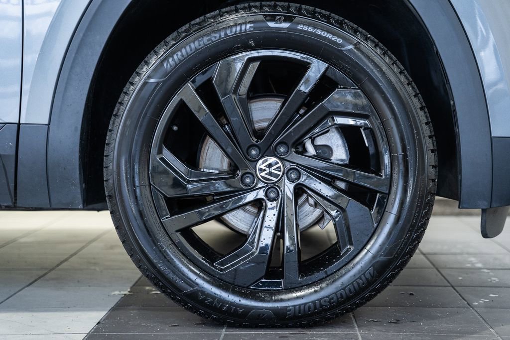 Used 2022 Volkswagen Atlas SE w/ Black Wheel Package image 16