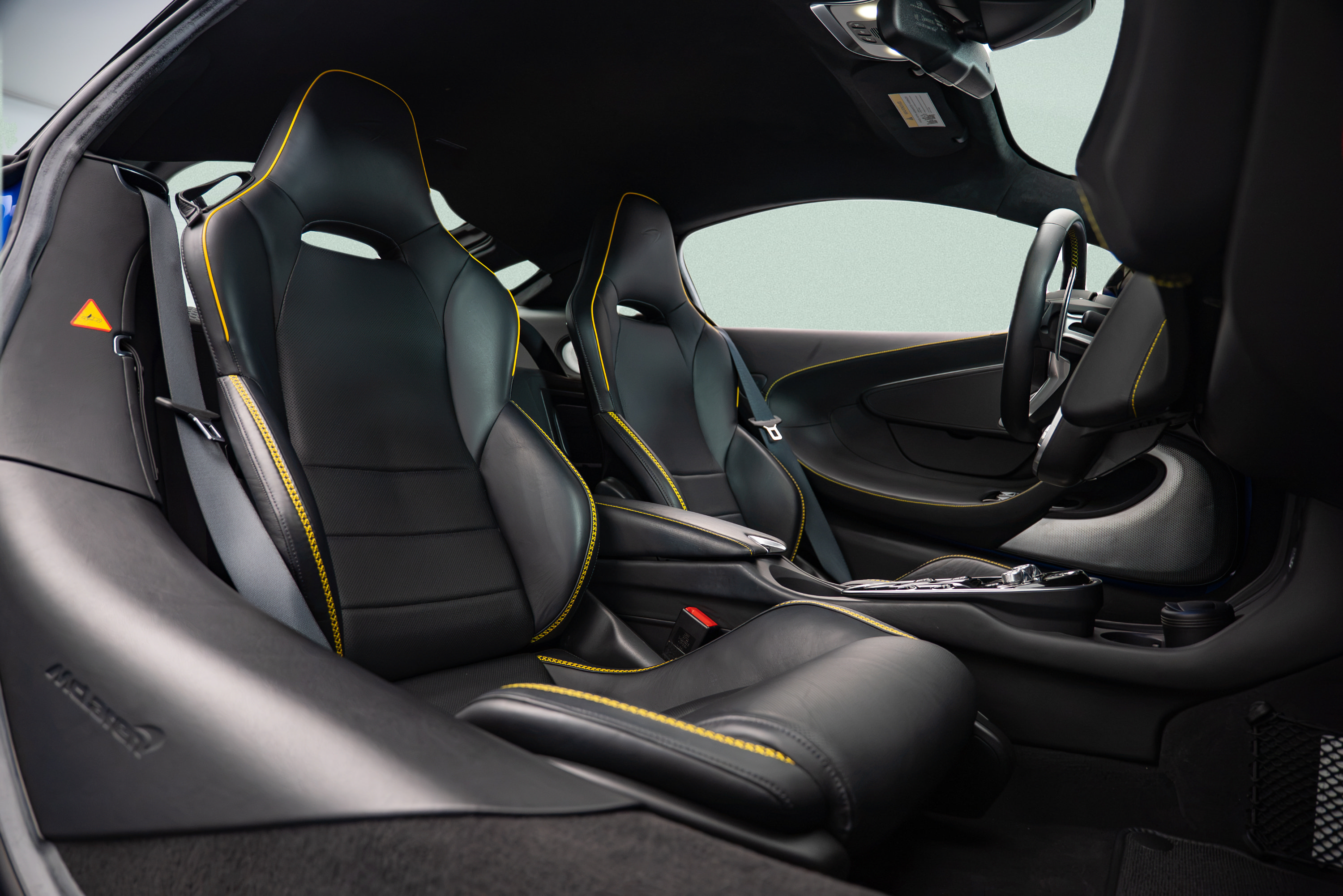 Used 2023 McLaren GT RWD image 10