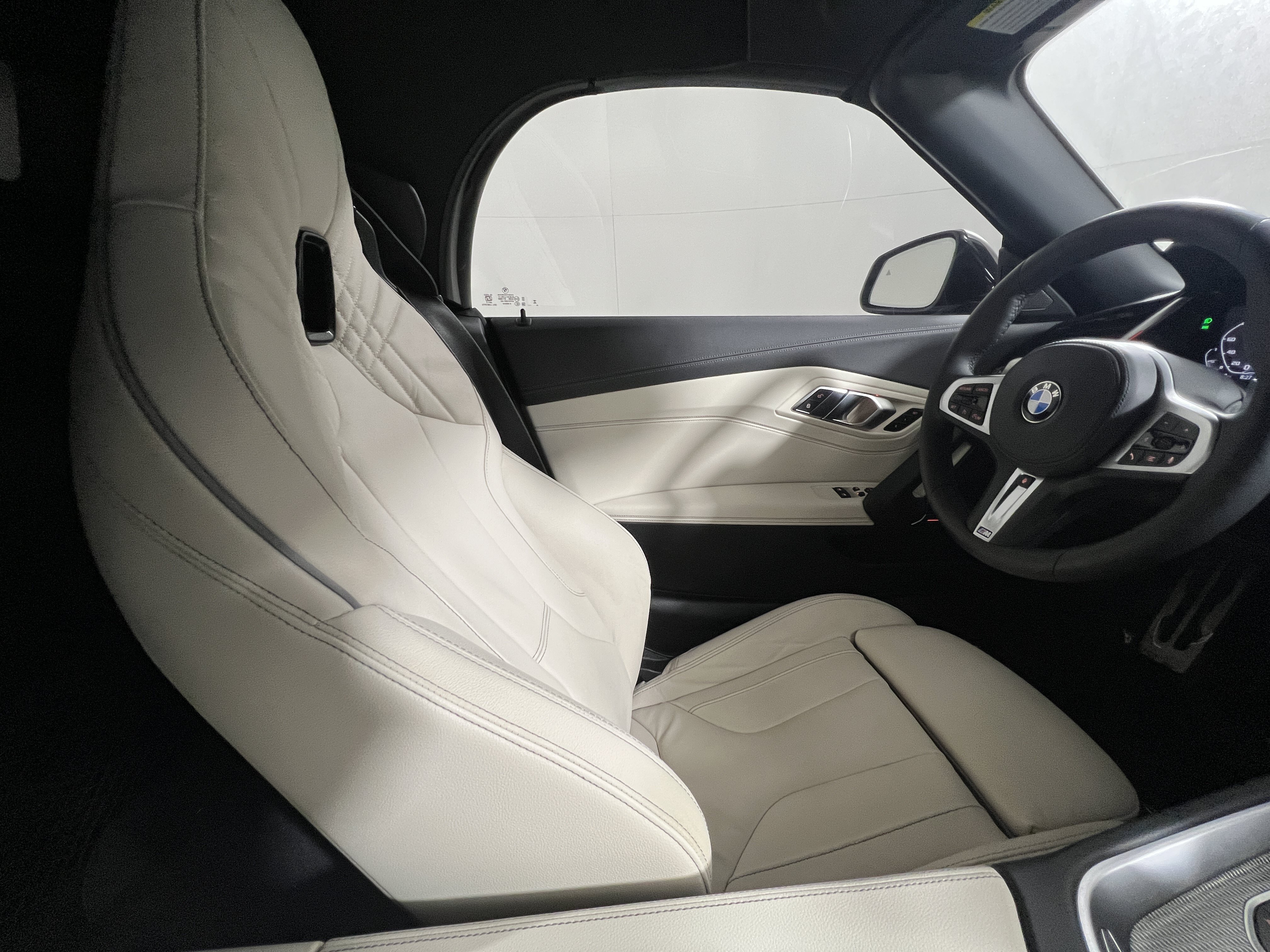 Used 2025 BMW Z4 M40i w/ Premium Package RWD image 16