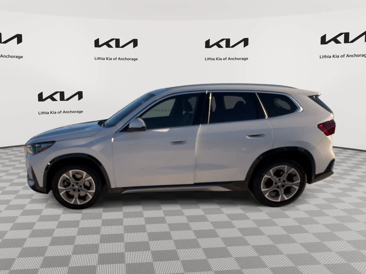 Used 2025 BMW X1 xDrive28i AWD/4WD image 6