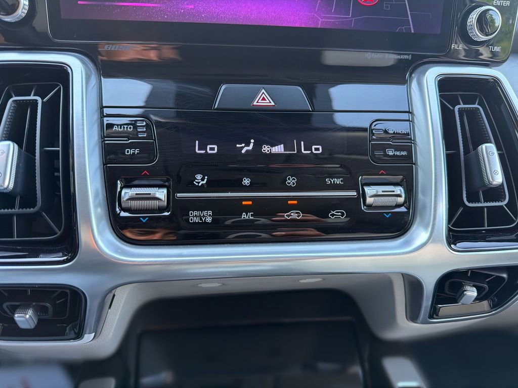 Used 2023 Kia Sorento SX Prestige w/ Panoramic Sunroof Package AWD/4WD image 17
