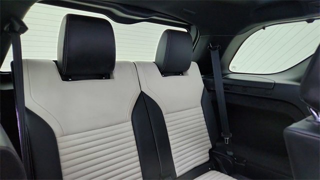 Used 2024 Land Rover Discovery Dynamic SE image 27