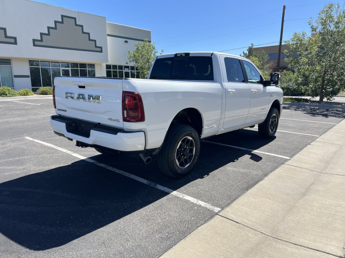 Used 2025 RAM 2500 Laramie AWD/4WD image 3