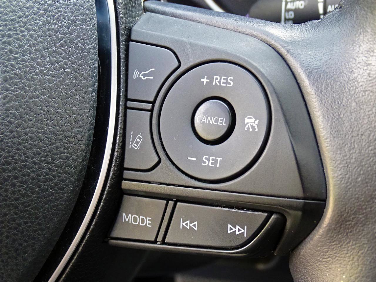Used 2019 Toyota RAV4 XLE Premium w/ Cold Weather Package AWD/4WD image 22