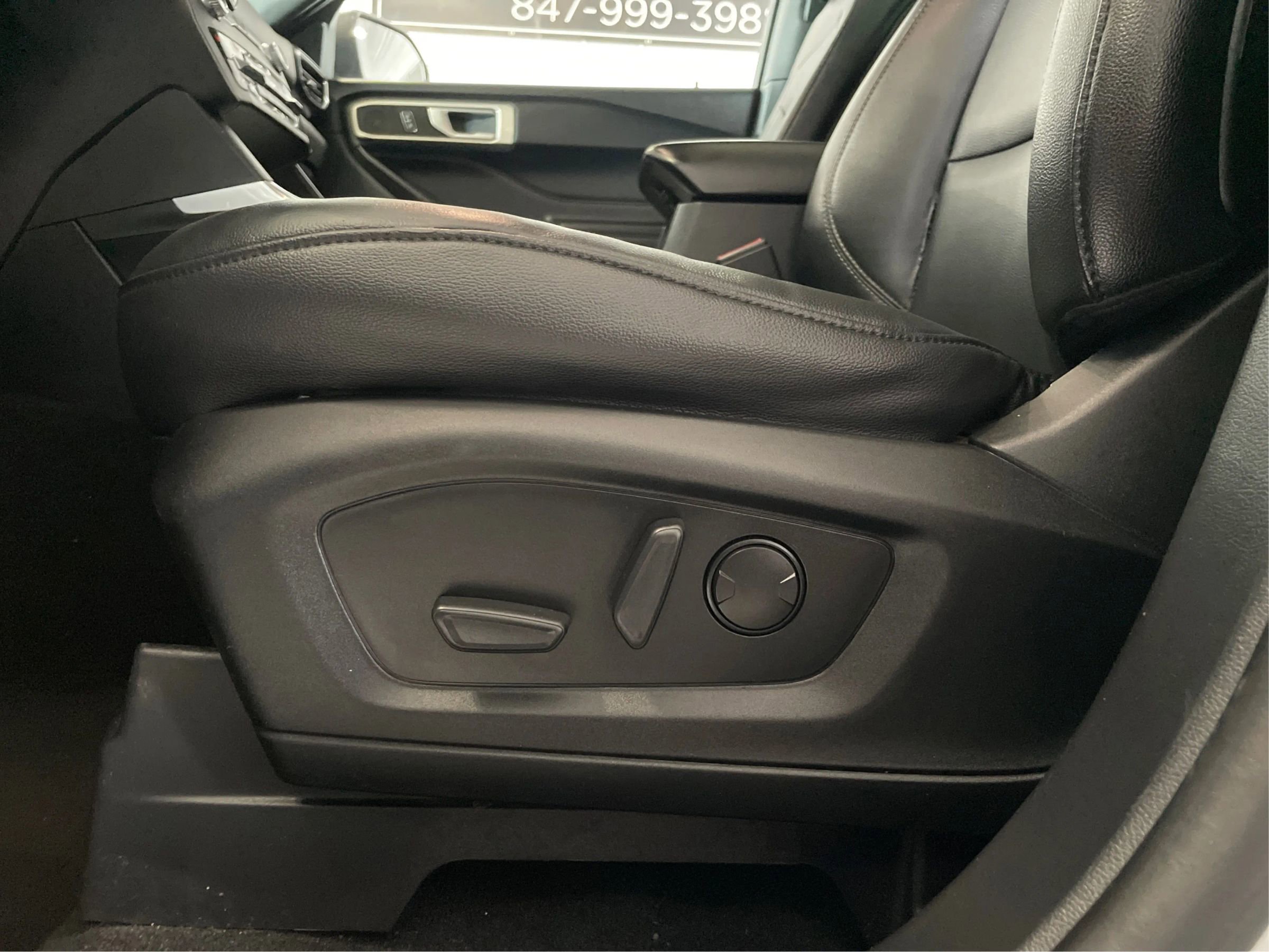 Used 2020 Ford Explorer XLT w/ Equipment Group 202A image 23