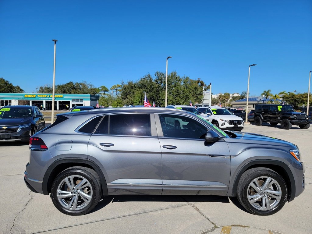 Used 2024 Volkswagen Atlas Cross Sport SEL R-Line image 7