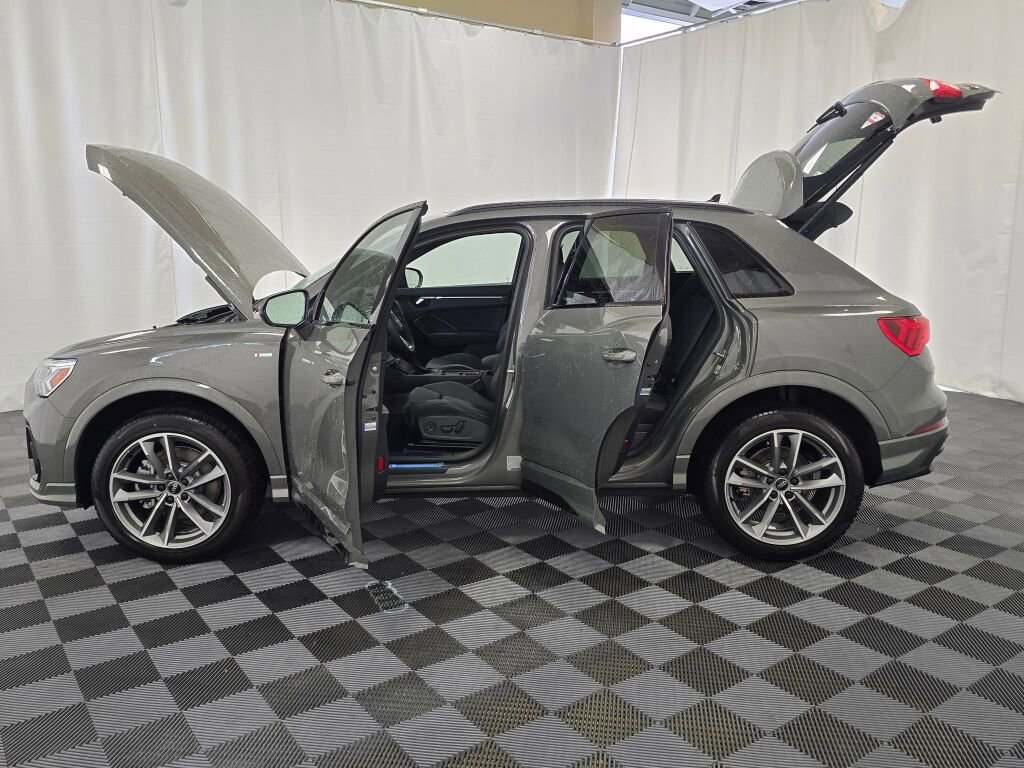 New 2025 Audi Q3 2.0T Premium image 12