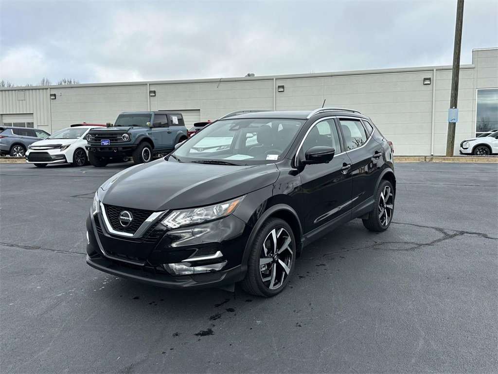 Used 2022 Nissan Rogue Sport SL video 3