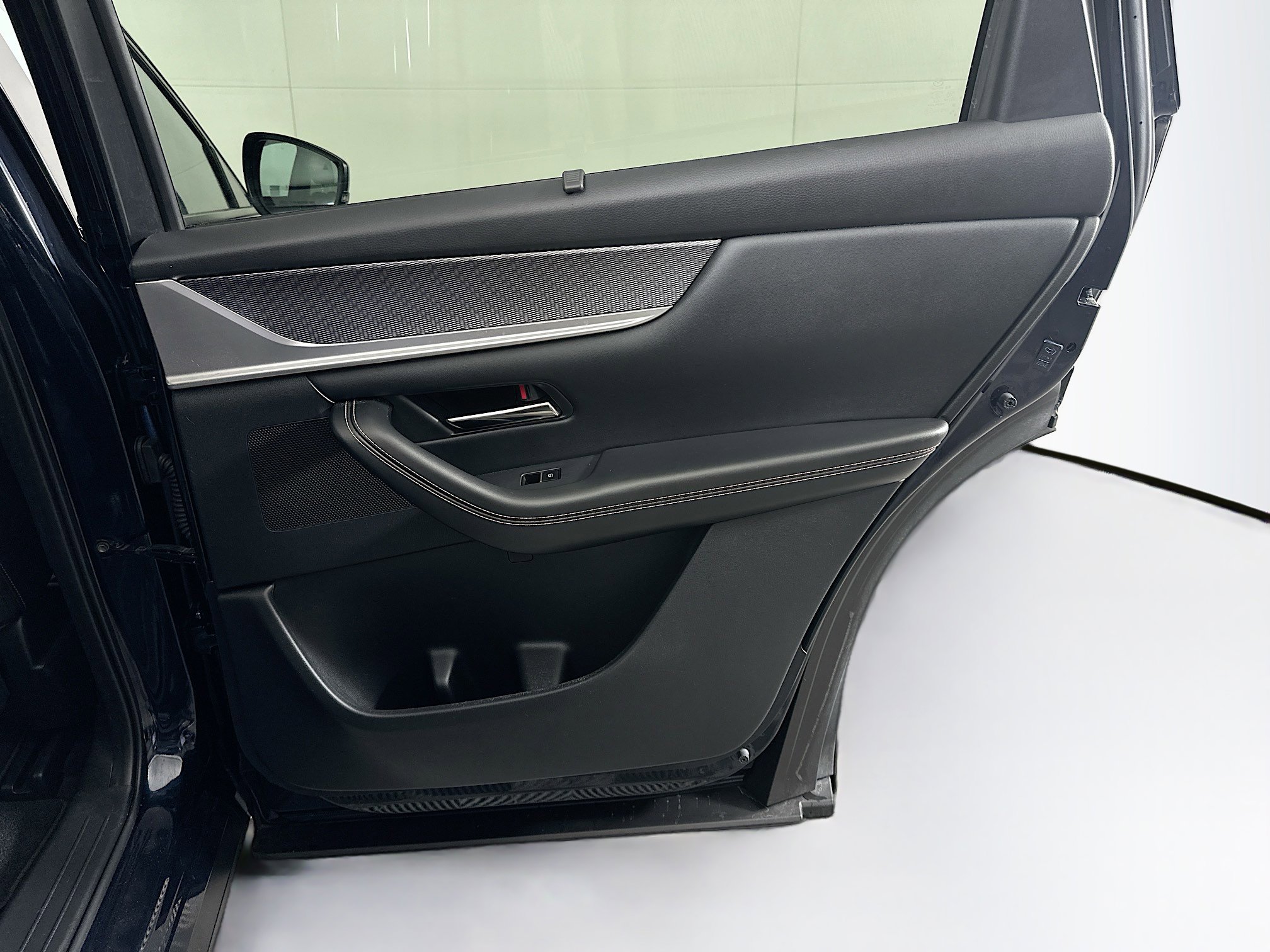 Used 2025 MAZDA CX-90 Plug-In Hybrid w/Premium Sport AWD/4WD image 34