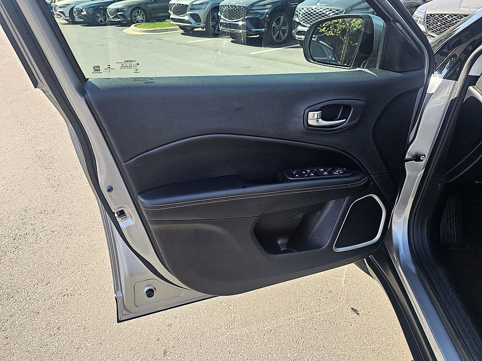 Used 2019 Jeep Compass Limited w/ Advanced Safety Group image 12