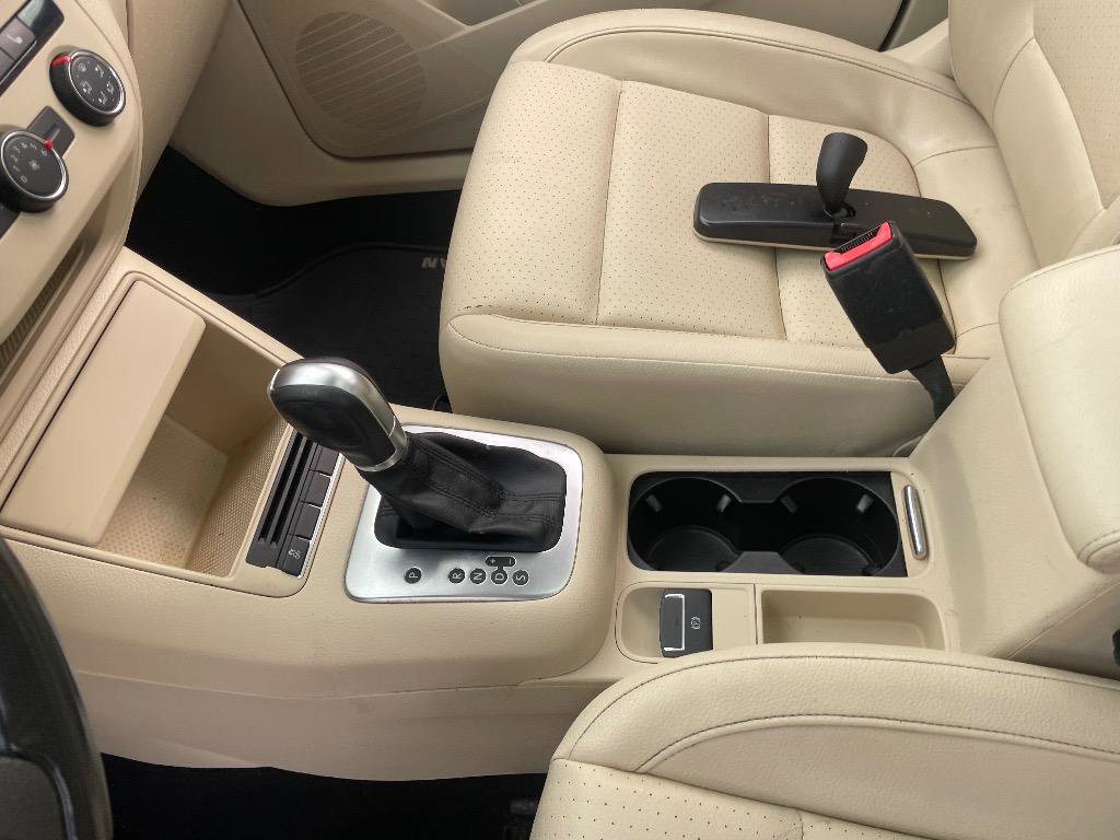Used 2013 Volkswagen Tiguan SE FWD image 13