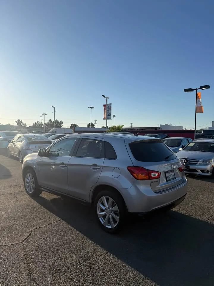 Used 2013 Mitsubishi Outlander Sport SE FWD image 4